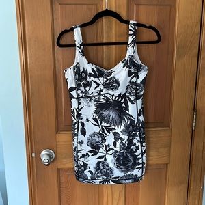 Lululemon top, built in bra